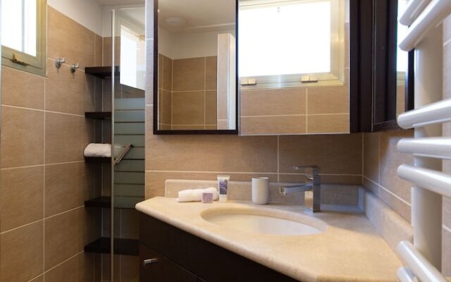 Rooftop Sea View YourHostHelper