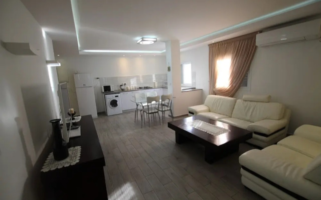 The Seasons Beach Apartment 2