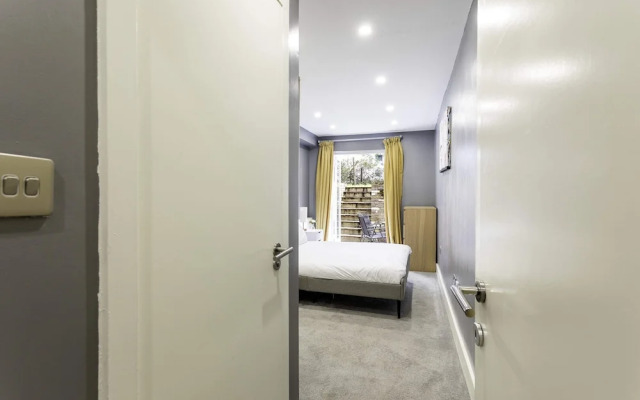 Spacious Clapham Junction Apartment
