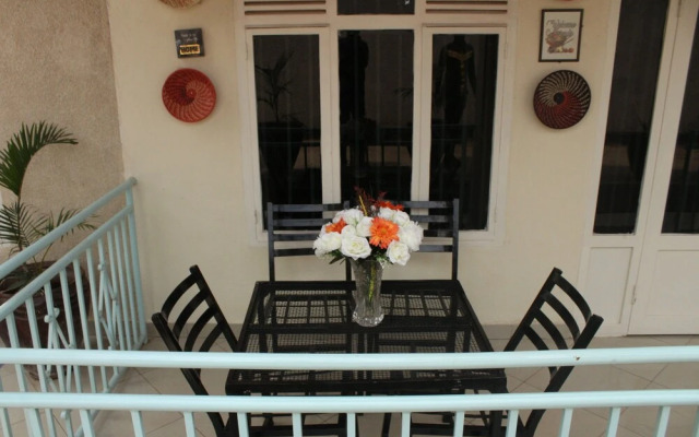 Happy Home and Dine