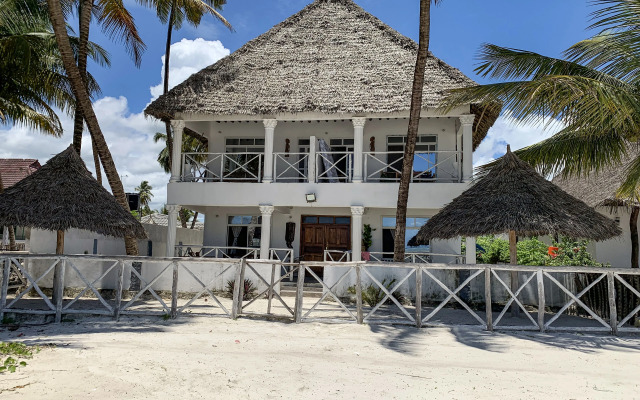 African Paradise Beach Hotel