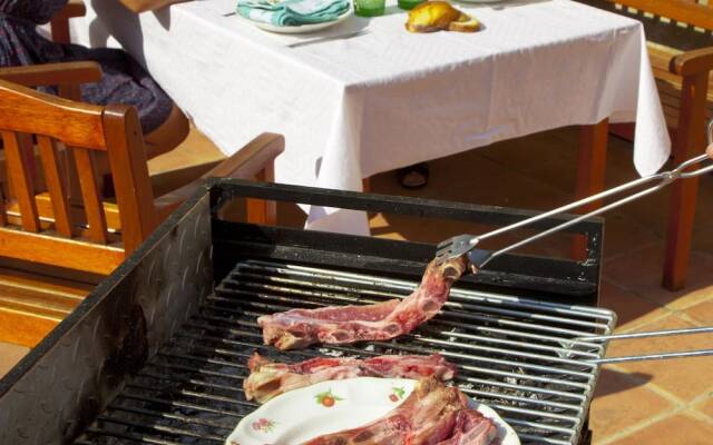 Comfortable Holiday Home in Catalonia with Swimming Pool