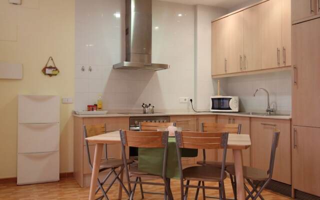 Apartamento con terraza al lado de la playa