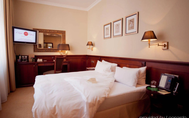 Opera Hotel