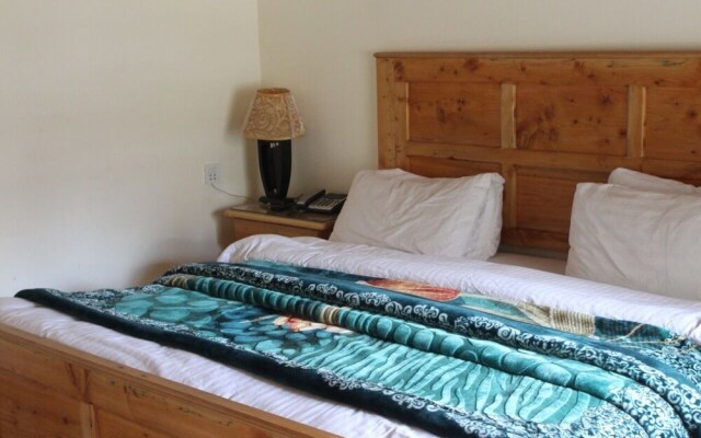 Pine Park Lake Luxury Resort Naran