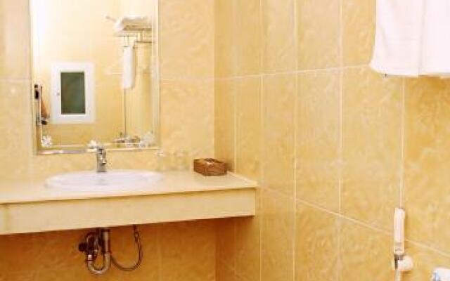The Carnation Hotel Da Nang