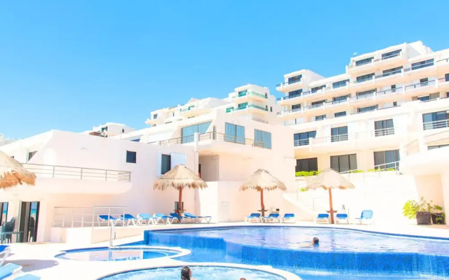 2 Bedrooms Ocean View Condo