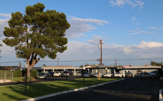 New Corral Motel