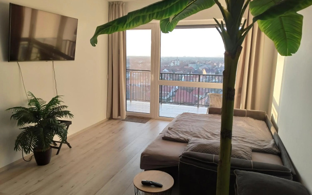 Apart Summer Haven - private parking lot & terrace, selfcheck-in&out, Mall