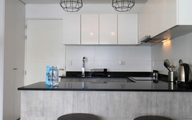 w Iluminating 1BR w AC Near Central Restaurante