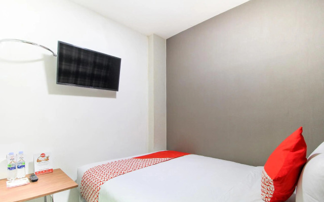 Capital O 217 A1 Hotel