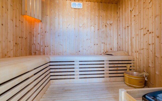 Amazing Home in Trsteno With Sauna, Wifi and 6 Bedrooms