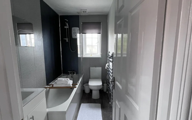 Stockton-on-tees - 2 Beds - Pet Friendly - Parking