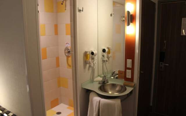 Hotel hi! Fundidora Cintermex