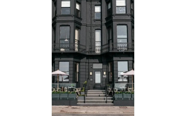 Port Hotel