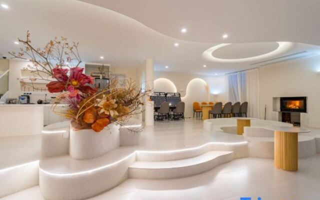 Shanghai Nora Zora Holiday Manor