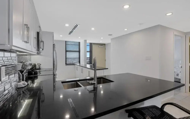 South Seas Tower 4-1204