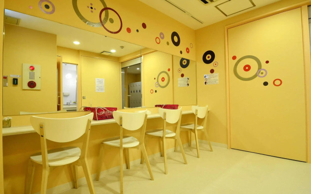 Capsule Hotel B&S Eco-Cube Shinsaibashi