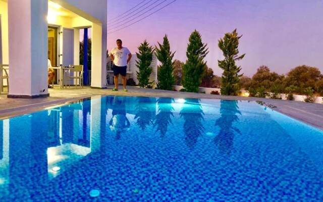 Sam29 3-bed Villa in Monolithos