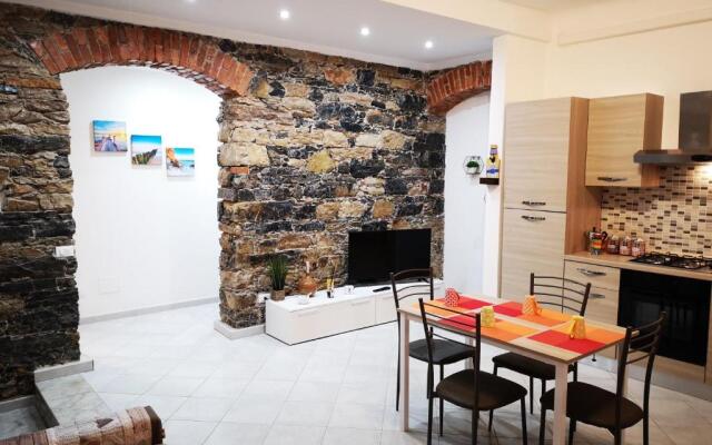 Revel Apartments Central Station Cinque Terre