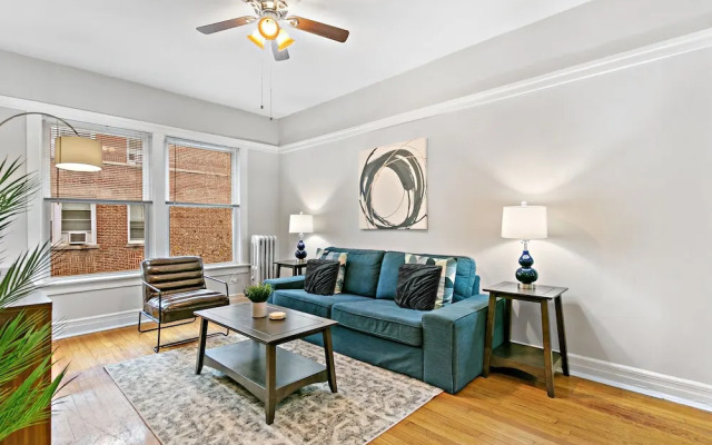 1BR Explore Town in Loyola Park