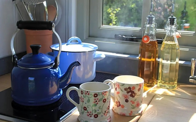 The Parlour, for Alton Towers & the Peak District