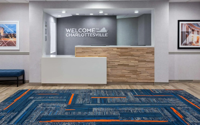 Hampton Inn & Suites Charlottesville-At the University
