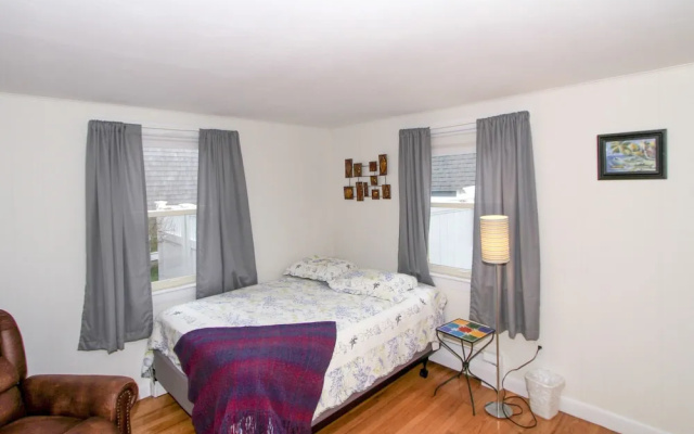 Walkable Falmouth Hts Beach Home by RedAwning