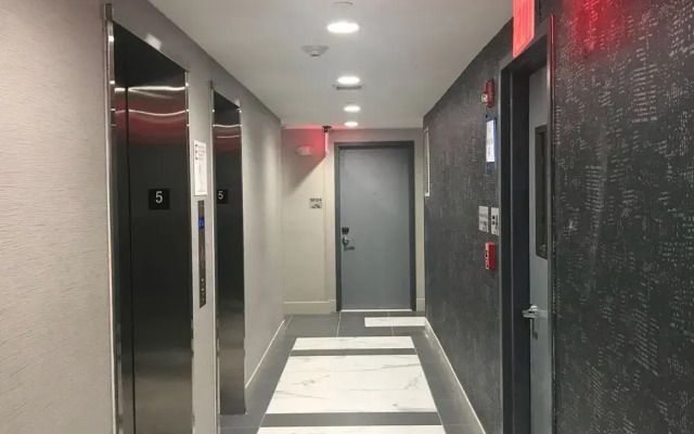 LeTap Hotel near AirTrain JFK Airport