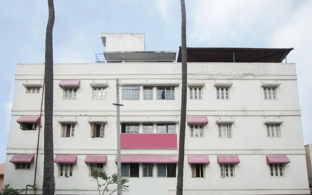 OYO 10473 Basavanagudi