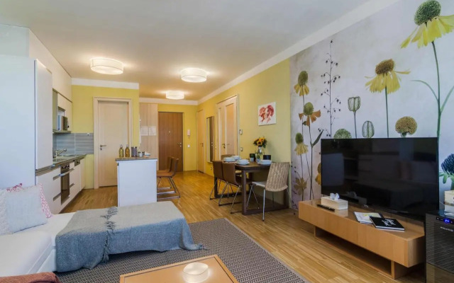 Luxury Center APT Garage Parking by Michal&Friends