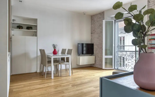 Modern Flat Near Historic Castle