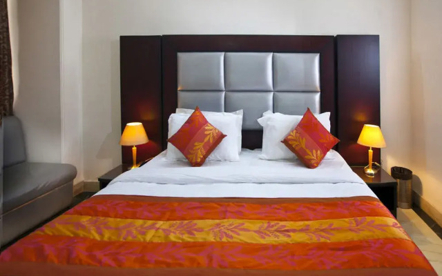 OYO 439 Hotel Queens Inn