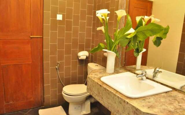 Yoho Yenisey Lake View Bungalow
