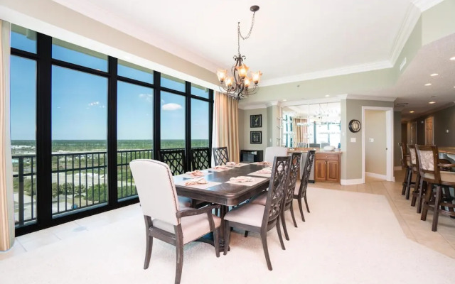 Phoenix West 1001 Apartment 4