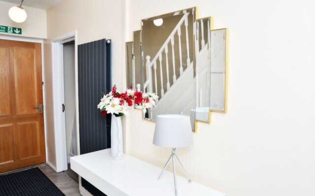 stylish 6 bed home