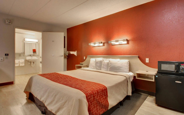 Red Roof Inn St Louis - Westport/ Maryland Heights