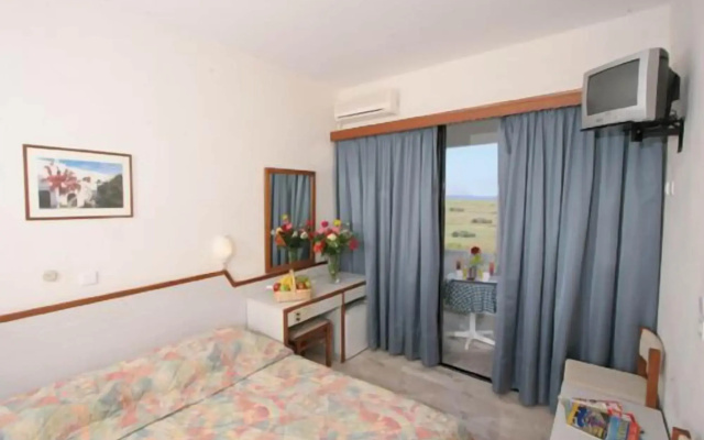 Nina Beach Hotel