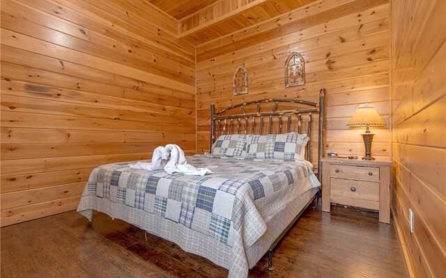 Starry Hope - Four Bedroom Cabin