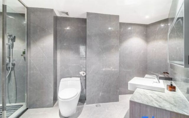 Manhattan Hotel (Guigang Life Harbor High-speed Railway Station)