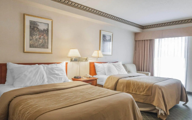 Mississauga Inn & Suites