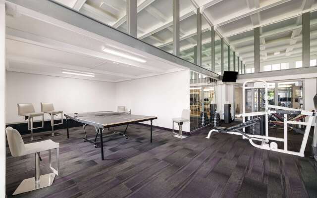 Clarion Inn & Suites Across From Universal Orlando Resort