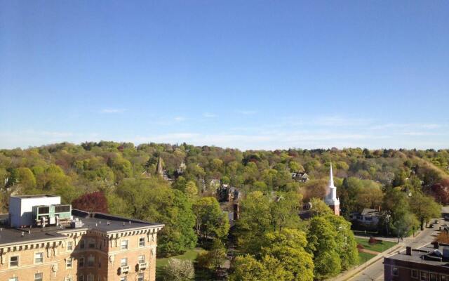 Four Points by Sheraton Boston Newton