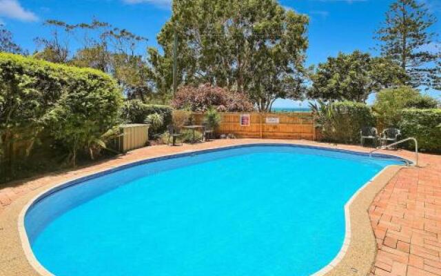 Golden Shores Unit 1, 21 Landsborough Parade