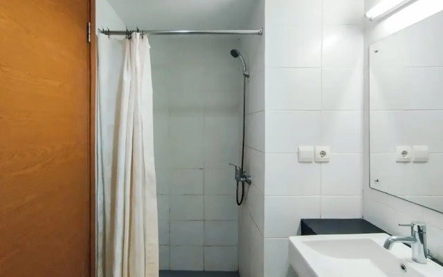 Trendy Studio At Apartment Beverly Dago