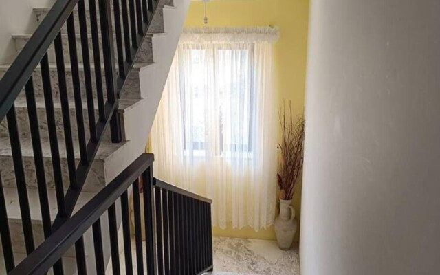 Peaceful Haven With Stunning Views Close to sea