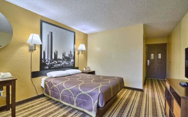 Super 8 By Wyndham Latham/Albany Airport