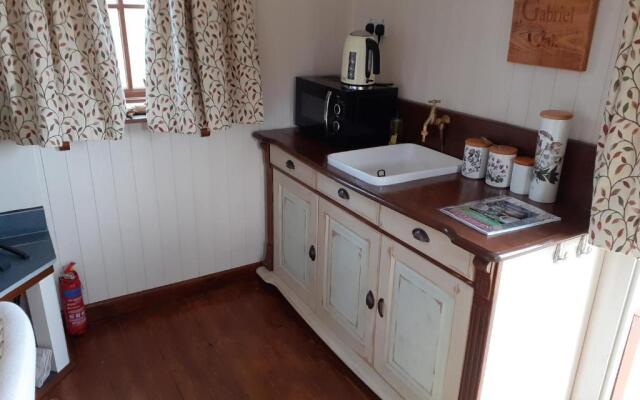 Glamping in Wiltshire in our Luxury Shepherds Hut