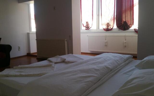 M&F Apartament Jepilor