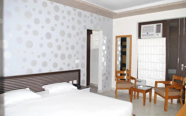 FabHotel Anand Villa